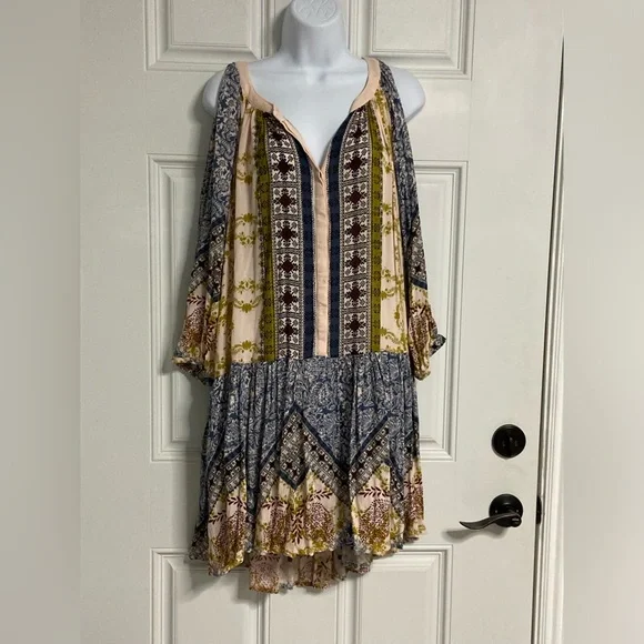 D5- PORTOBELLO ROAD Printed Boho Cold Shoulder Dress D5- PORTOBELLO ROAD Printed Boho Cold Shoulder Dress